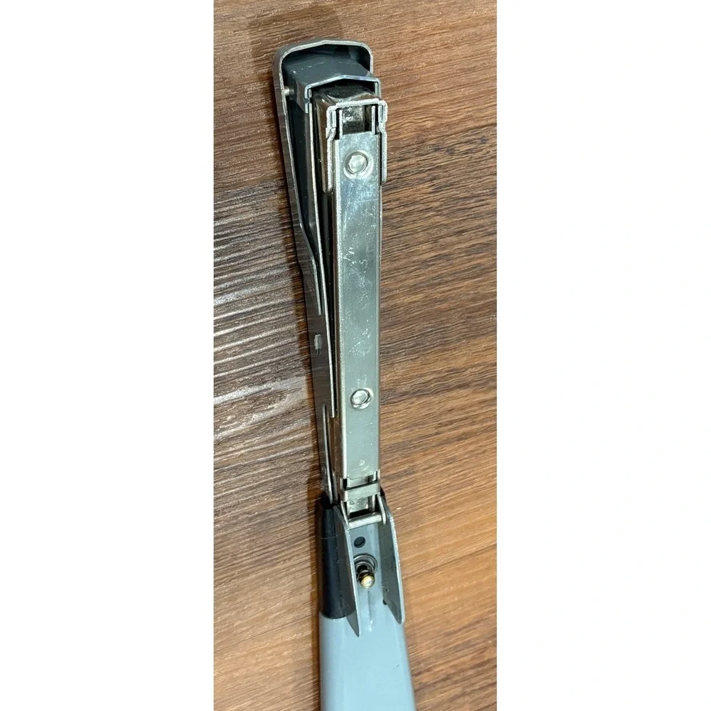 Vintage Arrow 207 Heavy Duty Deluxe Standard Stapler Grey Made In USA